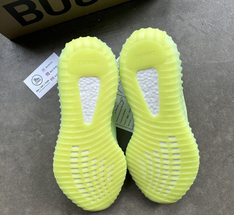 Sample Adidas Yeezy Boost 350 V2 Glow Size 12