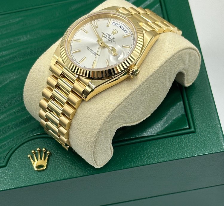 Rolex Day-date 40 228238 Silver Index