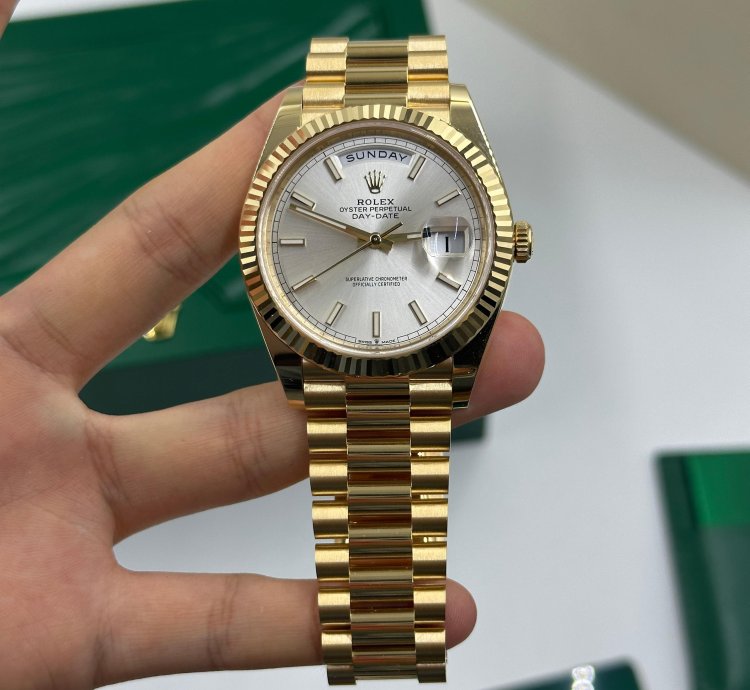 Rolex Day-date 40 228238 Silver Index