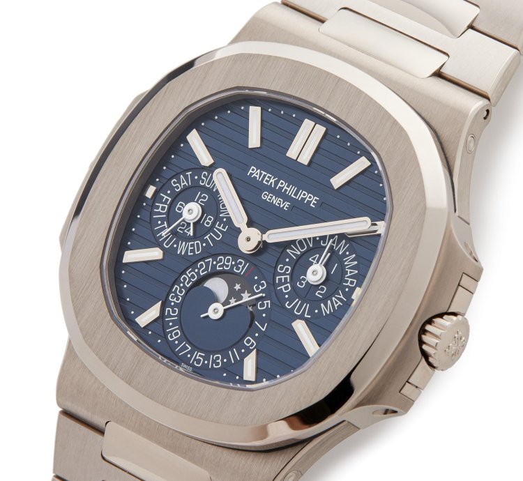 Patek Philippe Nautilus 18k White Gold 5740g-001 - Ats-w007825