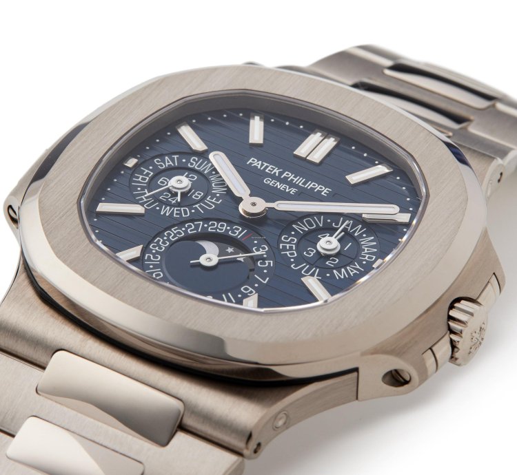 Patek Philippe Nautilus 18k White Gold 5740g-001 - Ats-w007825