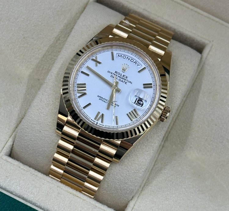 Rolex Day-date 40 228238 White Roman Dial