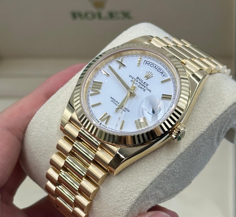 Rolex Day-date 40 228238 White Roman Dial