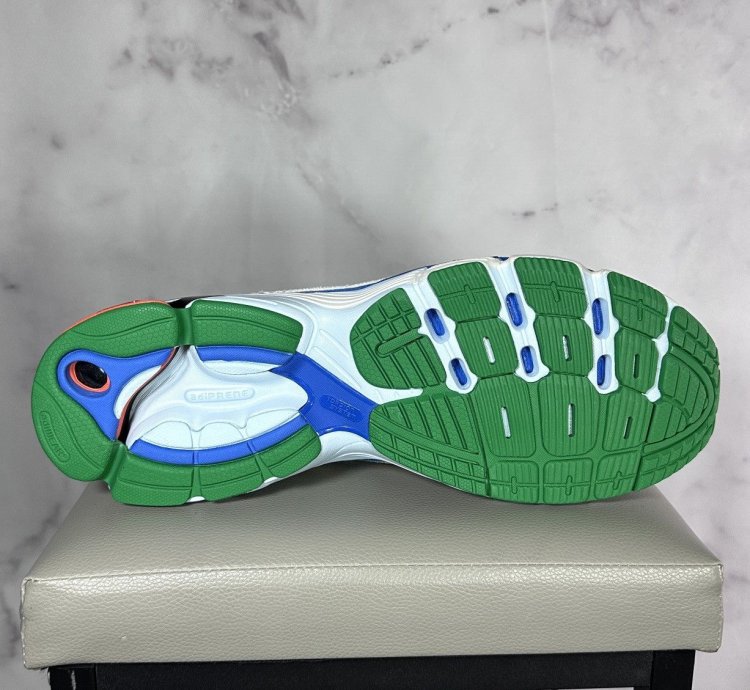 Sean Wotherspoon Orketro Friends Family Blue Sample
