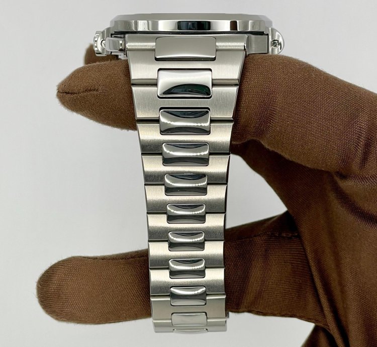 Patek Philippe Nautilus 2011 Mint Full Set Steel Nautilus 5980 1a-014 Black Dial