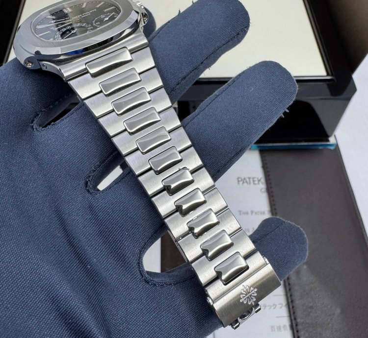 Patek Philippe Nautilus 2012 Mint Box Papers Blue Dial Steel Moonphase Power Reserve Nautilus