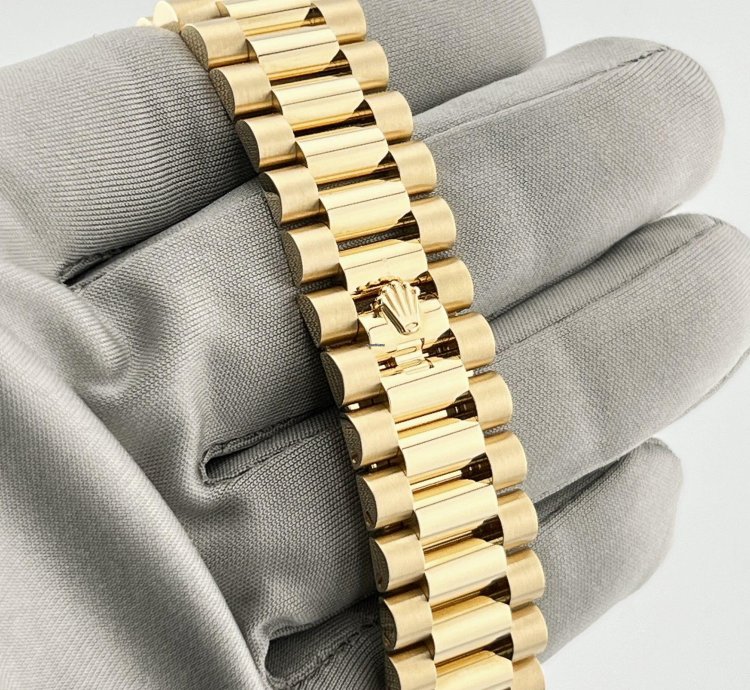 Rolex Day-date 40 228238 Yellow Gold Green Roman Numerals Dial 2023