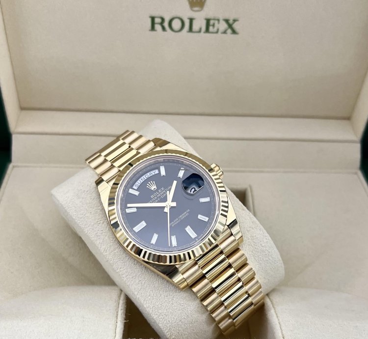 Rolex Day-date 40 228238 Yellow Gold Watch Black Baguette Diamond Dial