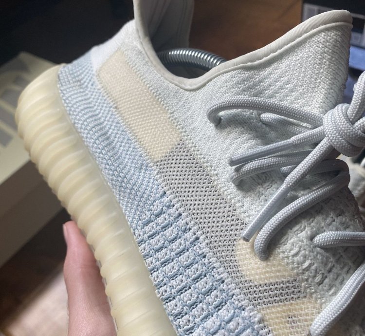Size 10 5 Adidas Yeezy Boost 350 V2 Cloud White Blue Fw3043