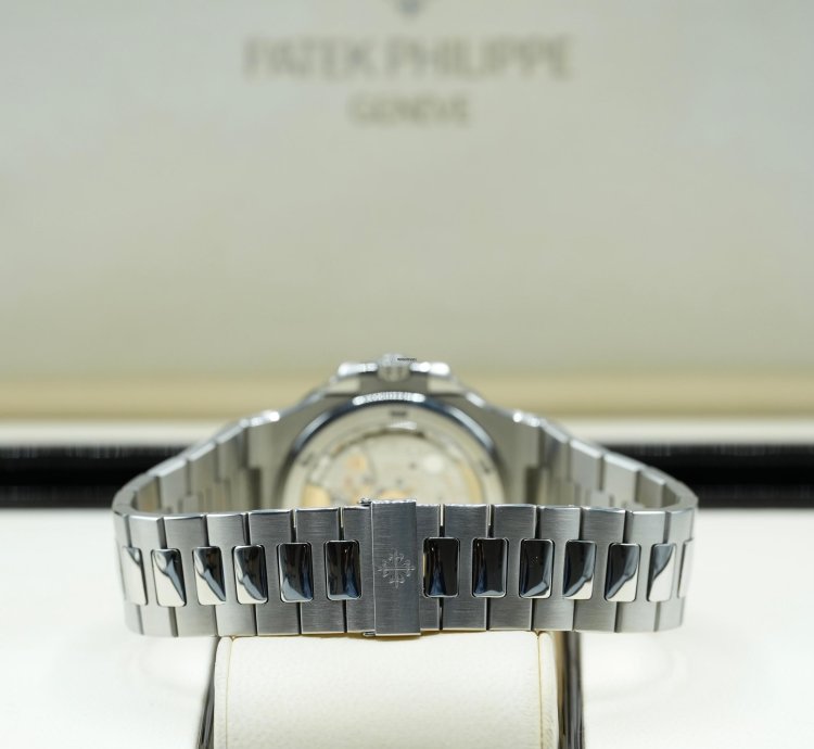 Patek Philippe Nautilus 2012 Nautilus 5711 White Dial Discontinued - Excellent Condition Full Set