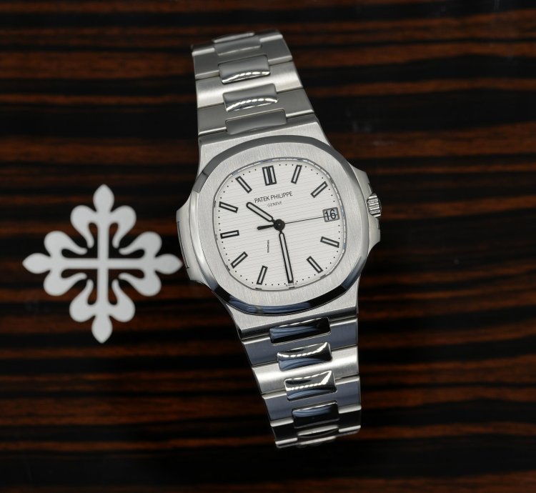 Patek Philippe Nautilus 2012 Nautilus 5711 White Dial Discontinued - Excellent Condition Full Set