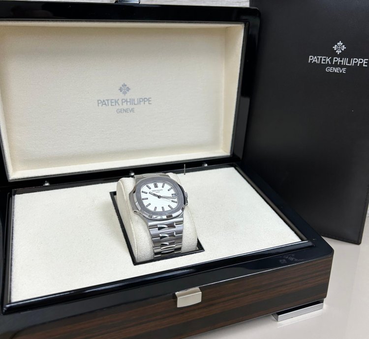 Patek Philippe Nautilus 2016 5711 1a White Dial