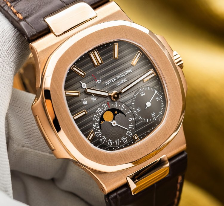 Patek Philippe Nautilus 2016 Factory Serviced Moonphases Rose Gold 40mm 5712r Complete Set