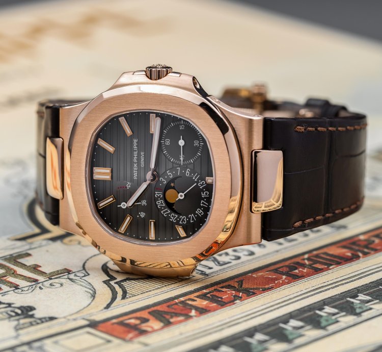 Patek Philippe Nautilus 2016 Factory Serviced Moonphases Rose Gold 40mm 5712r Complete Set