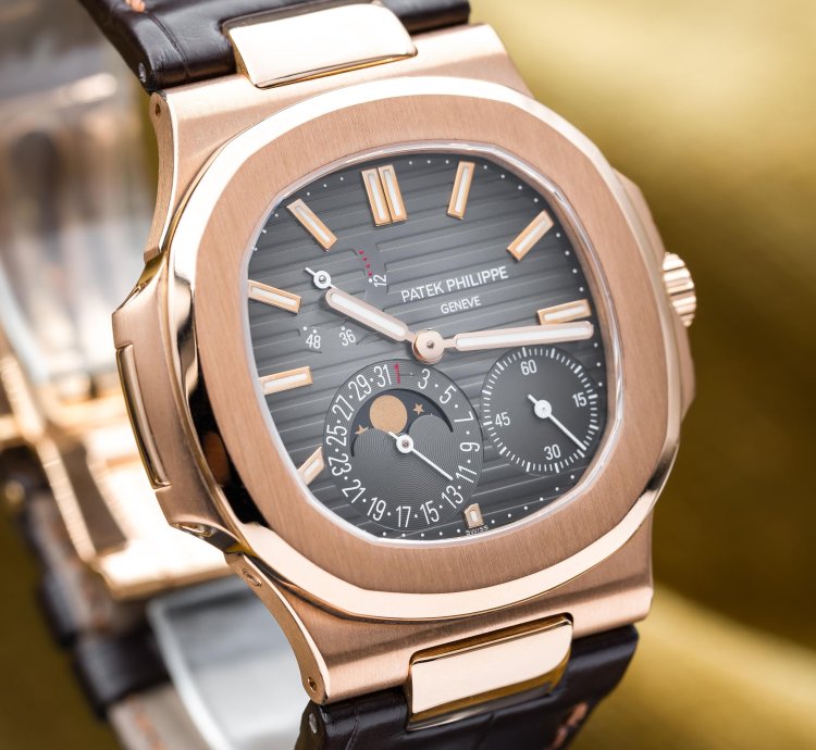 Patek Philippe Nautilus 2016 Factory Serviced Moonphases Rose Gold 40mm 5712r Complete Set