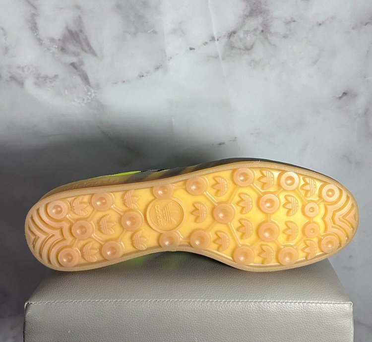 Size 13 5 - Throwing Fits Friends Family Gazelle Indoor