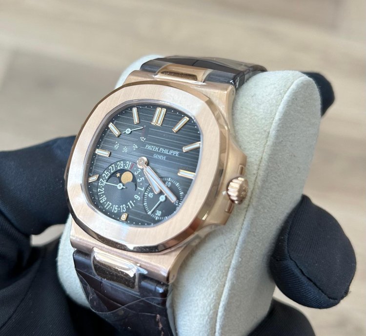 Patek Philippe Nautilus 2018 5712r-001 Rose Gold Brown Leather Strap