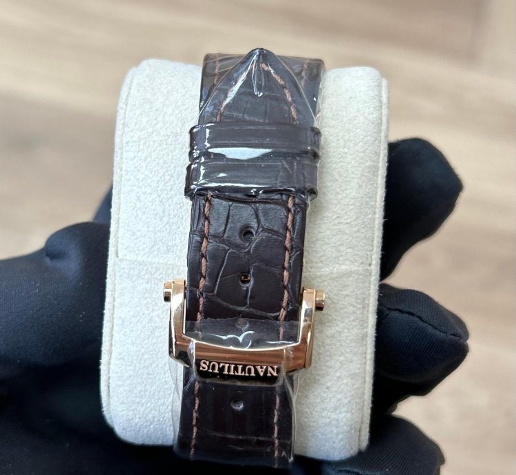Patek Philippe Nautilus 2018 5712r-001 Rose Gold Brown Leather Strap