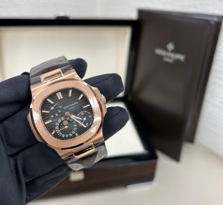 Patek Philippe Nautilus 2018 5712r-001 Rose Gold Brown Leather Strap