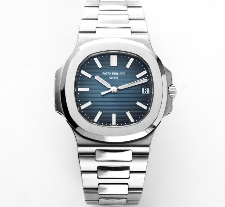 Patek Philippe Nautilus 2019 - Like New