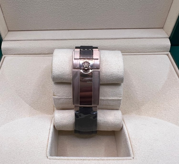 Rolex Daytona Chocolate Dial Oysterflex Discontinued
