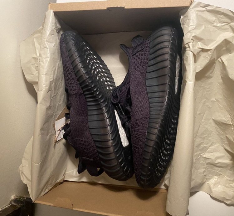 Size 9 - Adidas Yeezy 350 Boost V2 Onyx 260