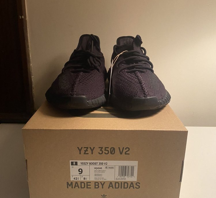 Size 9 - Adidas Yeezy 350 Boost V2 Onyx 260