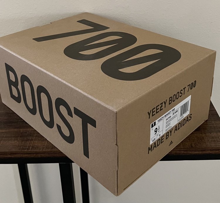 Size 9 5 Adidas Yeezy Boost 700 Analog