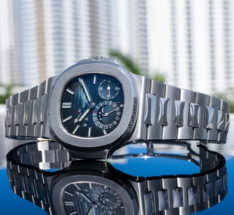 Patek Philippe Nautilus 2022 Nautilus 5712 1a Blue Dial 40mm