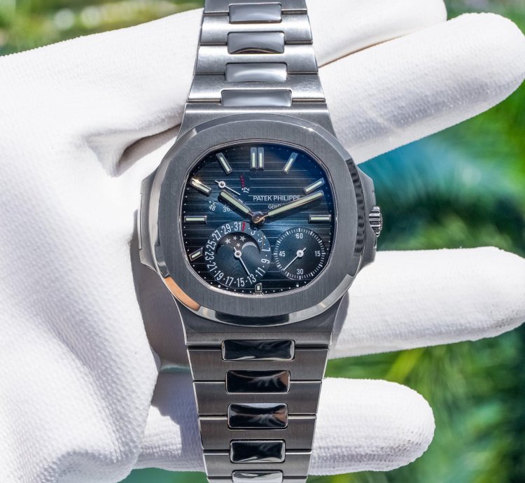 Patek Philippe Nautilus 2022 Nautilus 5712 1a Blue Dial 40mm