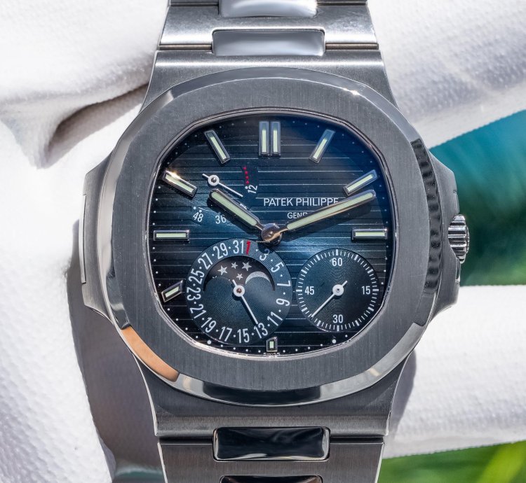 Patek Philippe Nautilus 2022 Nautilus 5712 1a Blue Dial 40mm