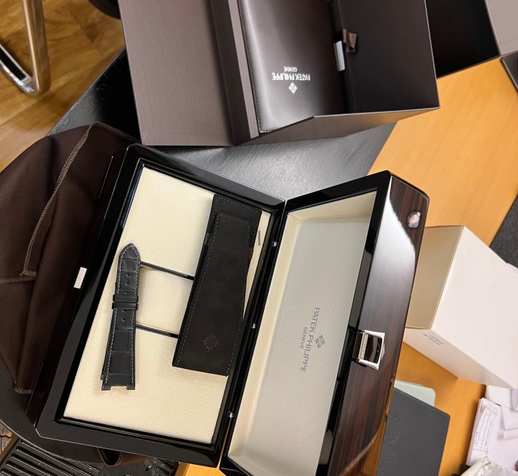 Patek Philippe Nautilus 2023 Full Set