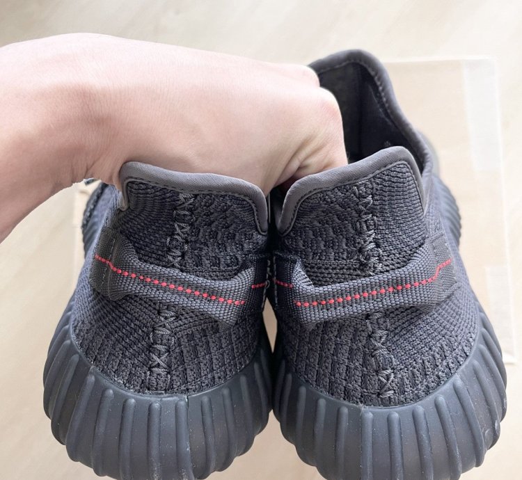 Steal Adidas Yeezy Boost 350 V2 Black - Size 9
