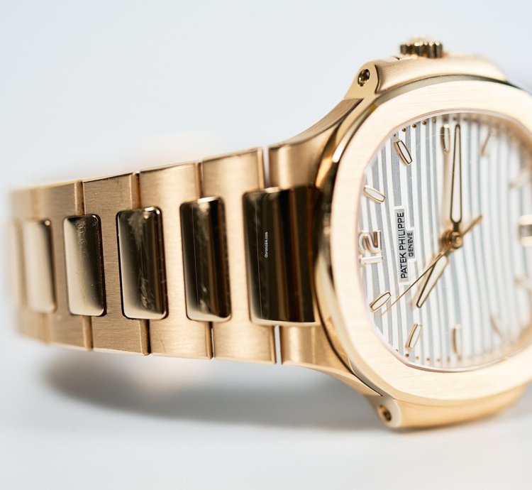Patek Philippe Nautilus 2024 Nautilus Silver Opaline Dial