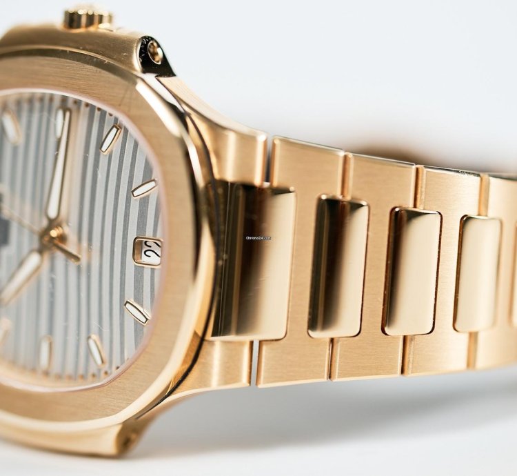 Patek Philippe Nautilus 2024 Nautilus Silver Opaline Dial