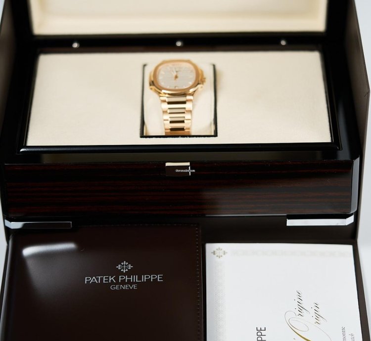 Patek Philippe Nautilus 2024 Nautilus Silver Opaline Dial