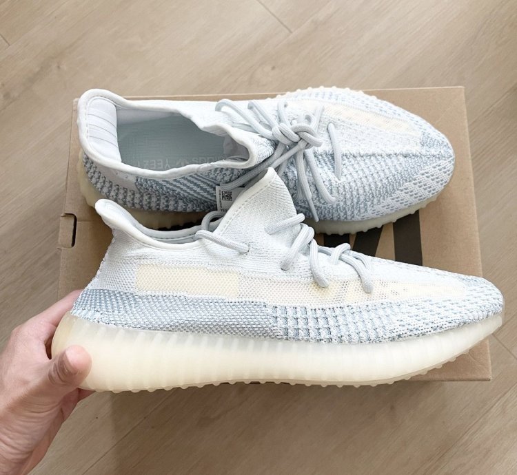 Steal Adidas Yeezy Boost 350 V2 Cloud White - Size 9