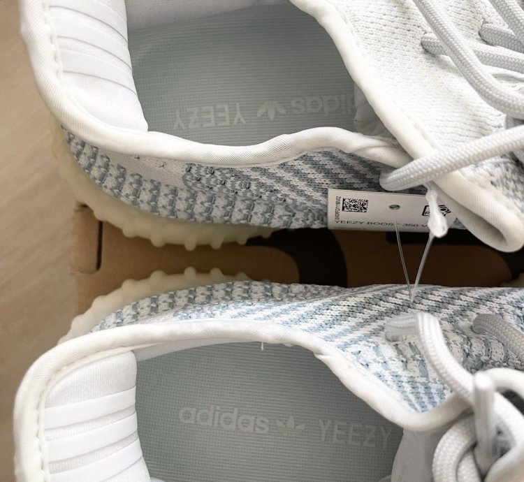 Steal Adidas Yeezy Boost 350 V2 Cloud White - Size 9