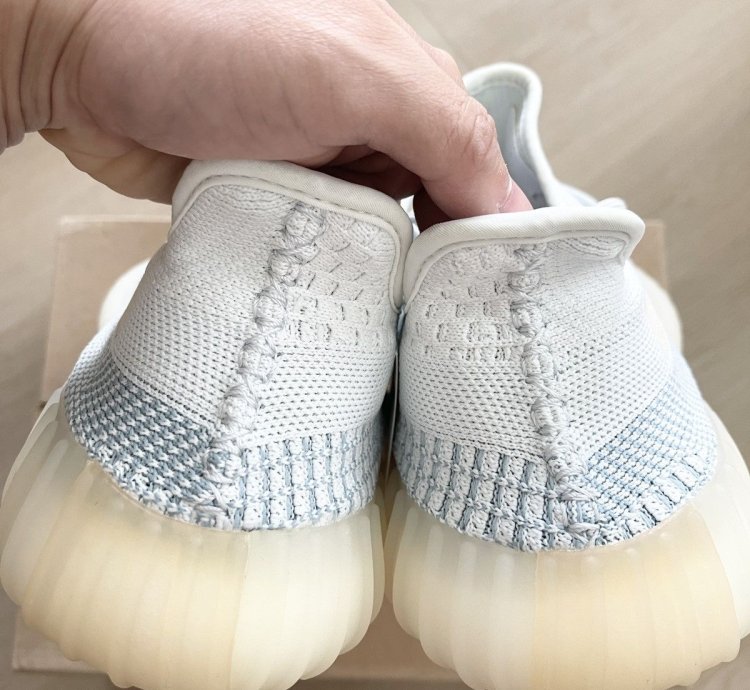 Steal Adidas Yeezy Boost 350 V2 Cloud White - Size 9