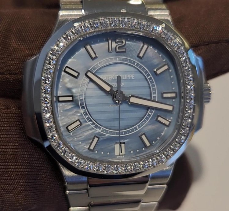 Patek Philippe Nautilus 33 6mm Steel - Blue Satin Finished Dial - Bracelet 7008-1a-001