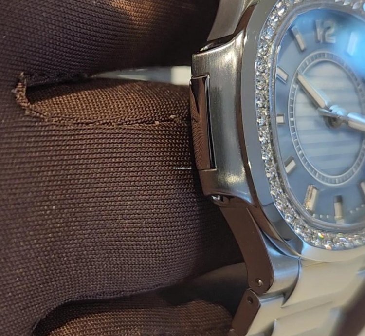 Patek Philippe Nautilus 33 6mm Steel - Blue Satin Finished Dial - Bracelet 7008-1a-001