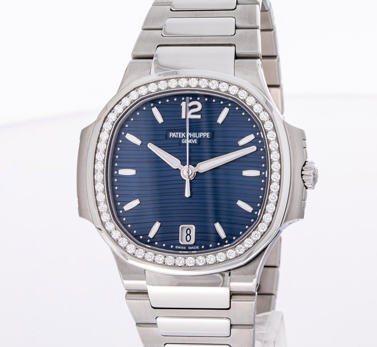 Patek Philippe Nautilus 35 Steel Blue Diamond 7118 1200a-001 Like New 2021 Full Set