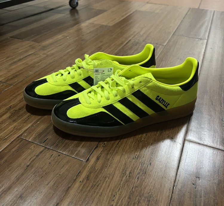 Throwing Fits Adidas Gazelle