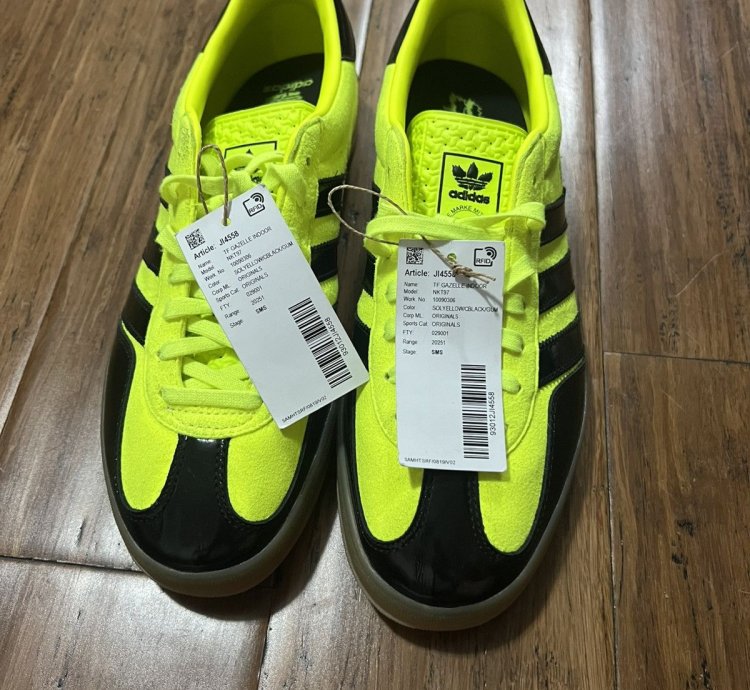 Throwing Fits Adidas Gazelle