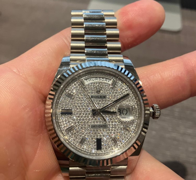 Rolex Day-date 40 228239 - 40mm President White Gold Pave Dial