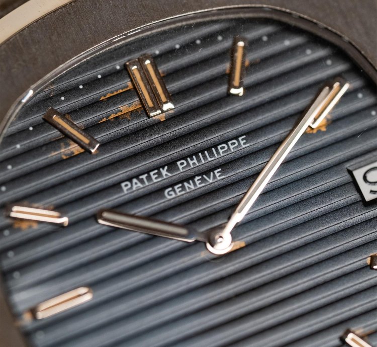 Patek Philippe Nautilus 3700 1 Extract Cork Box