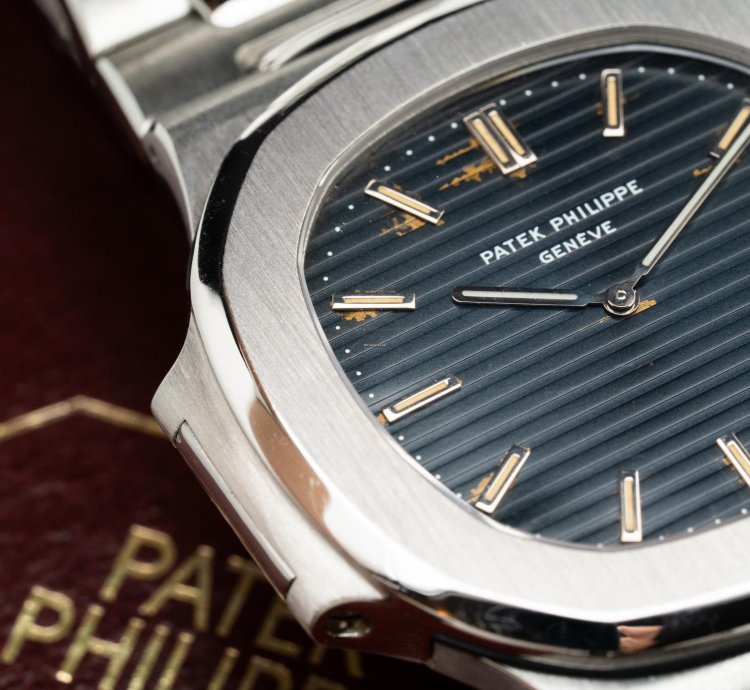 Patek Philippe Nautilus 3700 1 Extract Cork Box