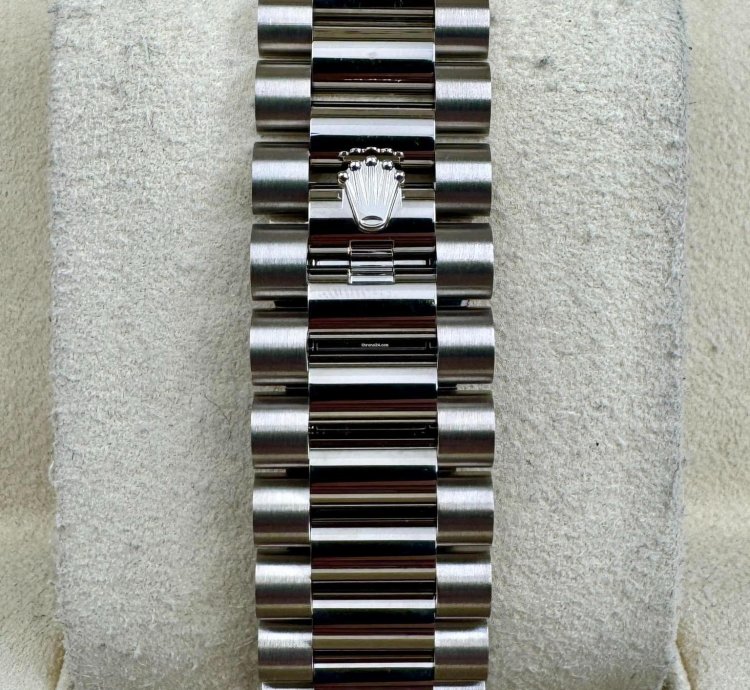 Rolex Day-date 40 228239 40mm White Gold Pave Dial Unworn 2023