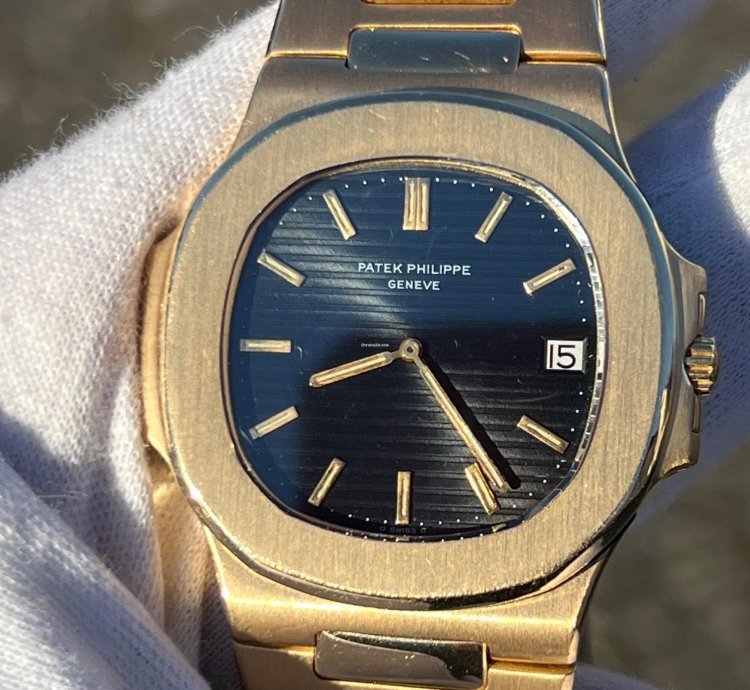 Patek Philippe Nautilus 3700 1 Nautilus Jumbo Gelbgold Tritium Zifferblatt Box Stammbuchauszug