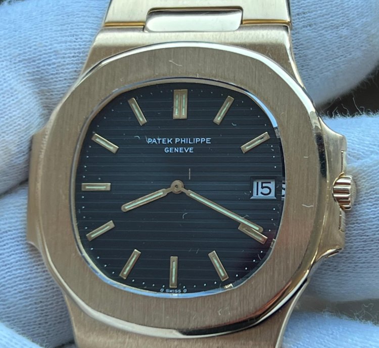Patek Philippe Nautilus 3700 1 Nautilus Jumbo Gelbgold Tritium Zifferblatt Box Stammbuchauszug